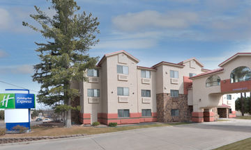 Holiday Inn Express Show Low