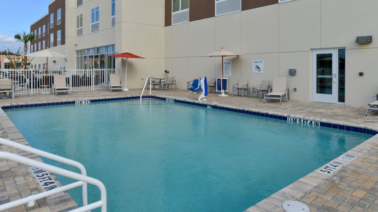 Holiday Inn Express & Suites Trinity Pool