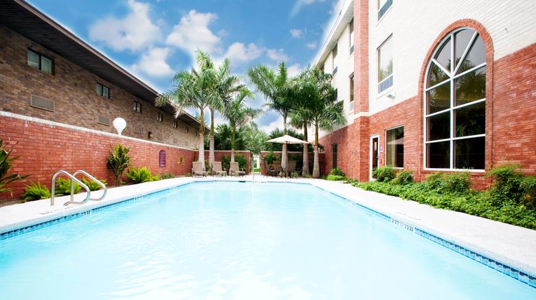 <b>Holiday Inn Express Pool</b>. Images powered by <a href="https://www.leonardoworldwide.com/" title="Leonardo Worldwide" target="_blank">Leonardo</a>.