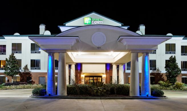 Holiday Inn Express Crockett Exterior