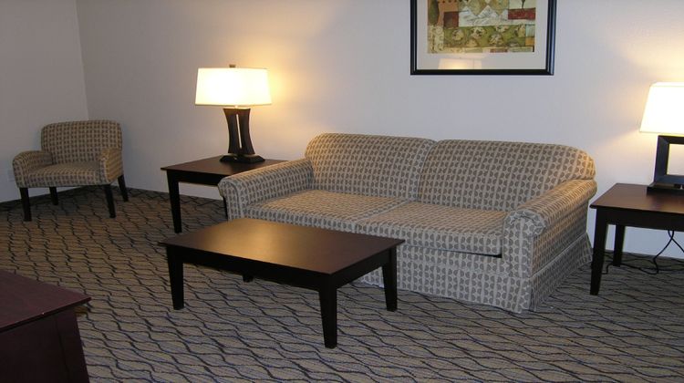 Holiday Inn Express & Suites Belle Vern Suite