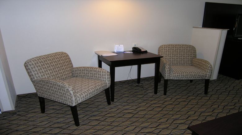<b>Holiday Inn Express & Suites Belle Vern Room</b>. Images powered by <a href="https://www.leonardoworldwide.com/" title="Leonardo Worldwide" target="_blank">Leonardo</a>.