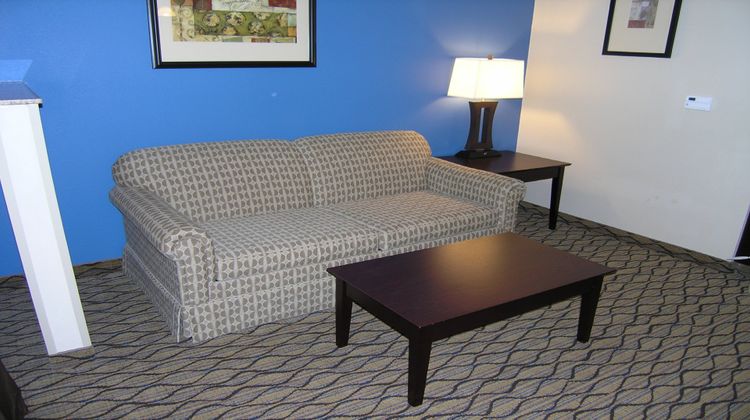 Holiday Inn Express & Suites Belle Vern Room