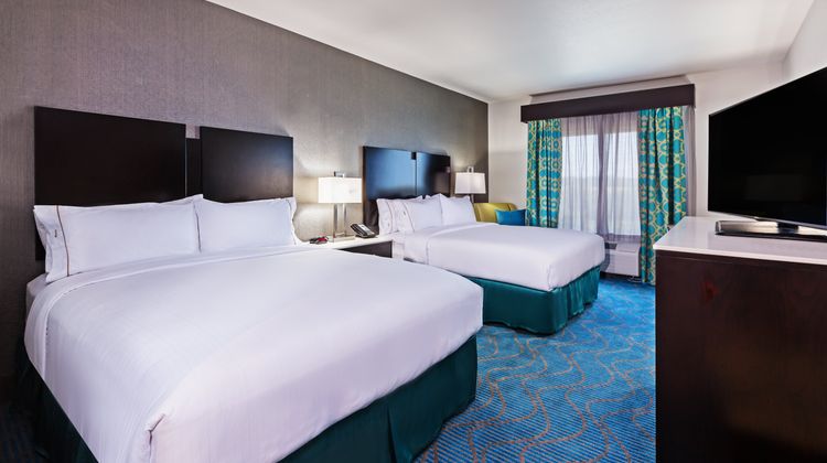Holiday Inn Express & Suites Killeen Room