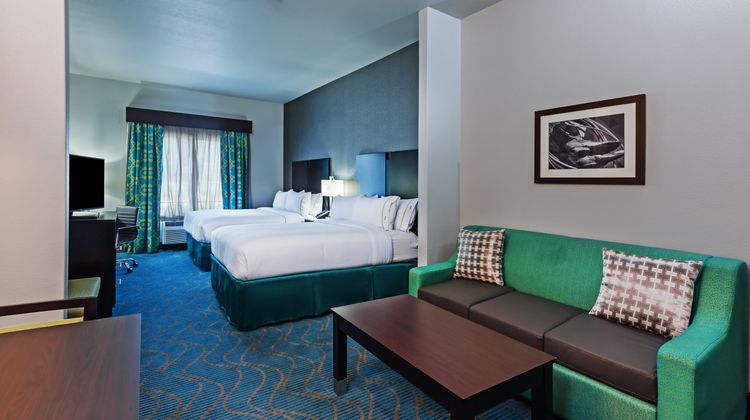 Holiday Inn Express & Suites Killeen Suite