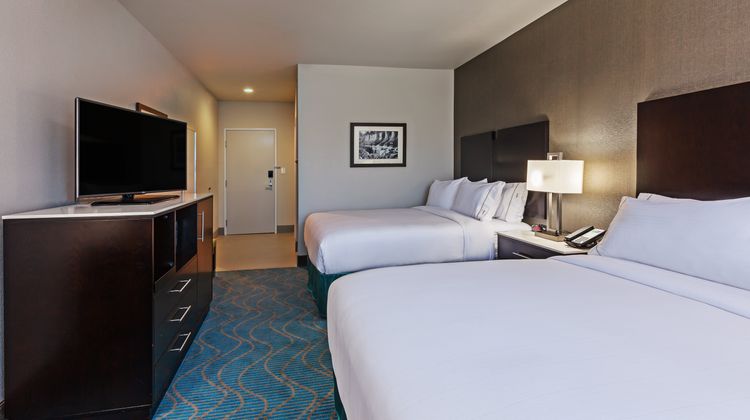 Holiday Inn Express & Suites Killeen Room
