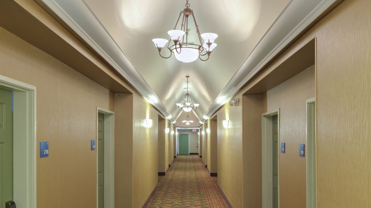 Holiday Inn Express Oakdale Lobby