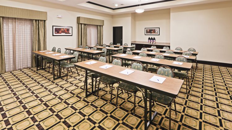 Holiday Inn Express Hotel & Suites Meeting