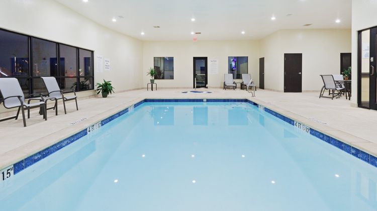 Holiday Inn Express Hotel & Suites Pool