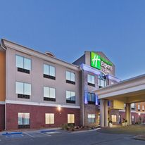Holiday Inn Express Hotel & Suites