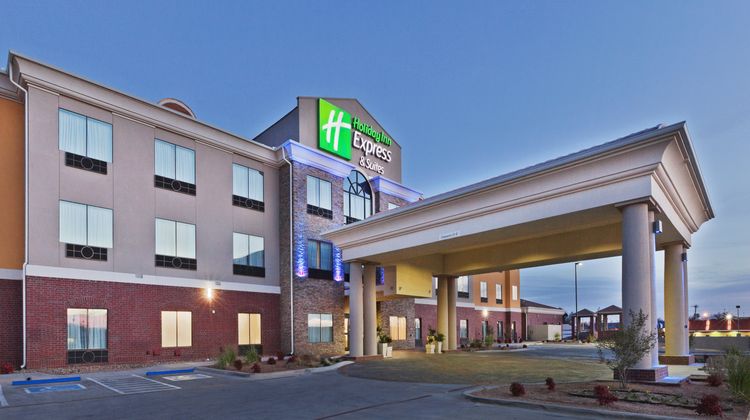 Holiday Inn Express Hotel & Suites Exterior