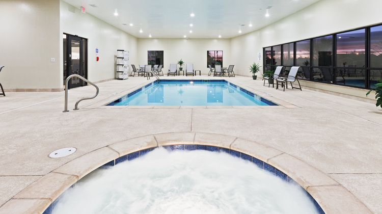 Holiday Inn Express Hotel & Suites Pool