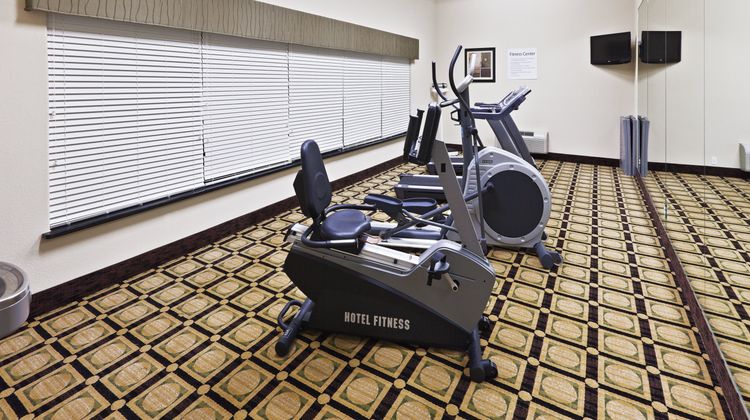 Holiday Inn Express Hotel & Suites Health Club
