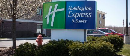 Holiday Inn Express/Suites Youngstown W Exterior