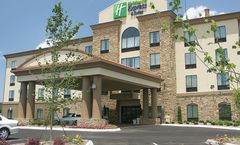 Holiday Inn Express Suites Cleveland