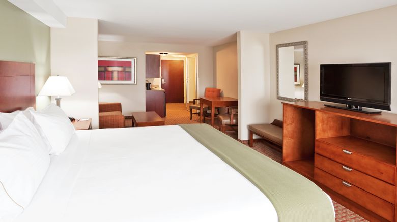 <b>Holiday Inn Express Niagara Falls Suite</b>. Images powered by <a href="https://www.leonardoworldwide.com/" title="Leonardo Worldwide" target="_blank">Leonardo</a>.