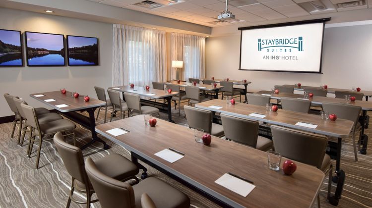 Staybridge Suites Wisconsin Dells Meeting