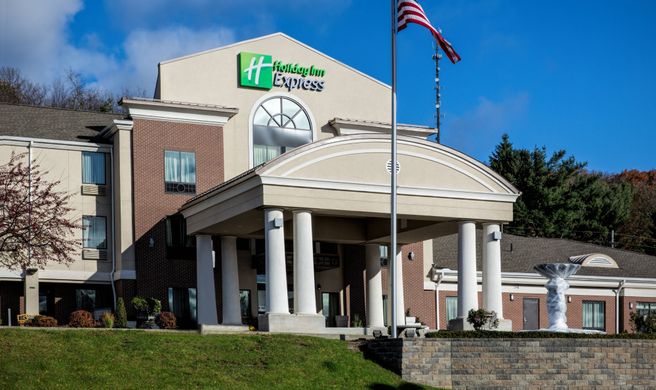 Holiday Inn Express Exterior