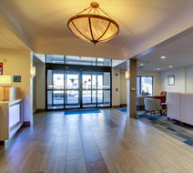 Holiday Inn Express Brown Deer/Mequon Lobby