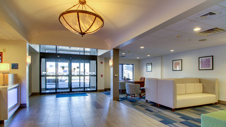 <b>Holiday Inn Express Brown Deer/Mequon Lobby</b>. Images powered by <a href="https://www.leonardoworldwide.com/" title="Leonardo Worldwide" target="_blank">Leonardo</a>.