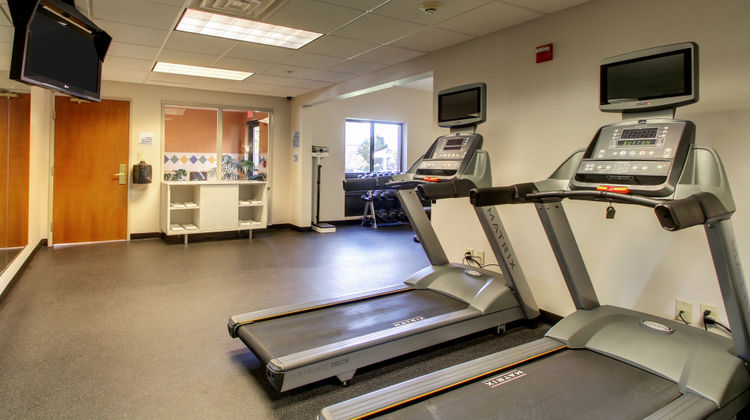 Holiday Inn Express Brown Deer/Mequon Health Club