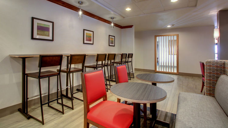 Holiday Inn Express Brown Deer/Mequon Restaurant