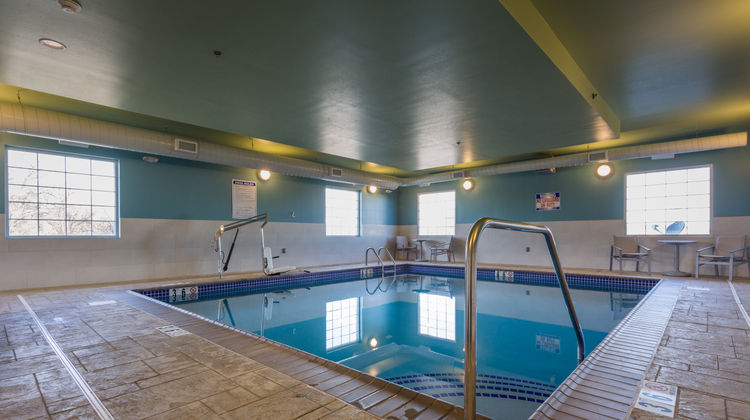 Holiday Inn Express & Suites Reading Pool