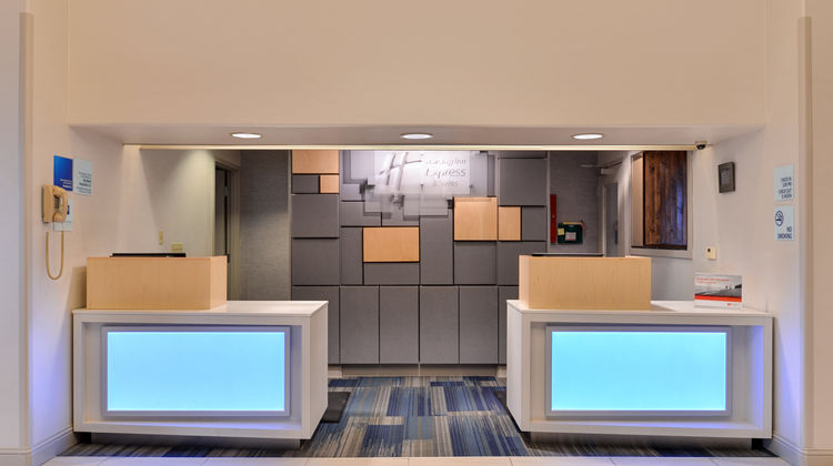 Holiday Inn Express Lobby