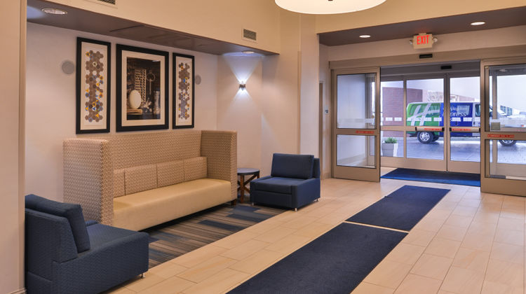Holiday Inn Express Lobby