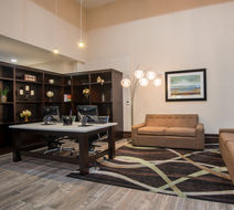 Holiday Inn Salina Lobby