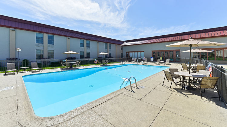 Holiday Inn at Buffalo Bill Village Pool