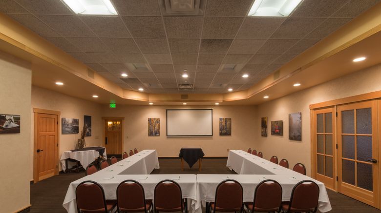 <b>Holiday Inn Steamboat Springs Meeting</b>. Images powered by <a href="https://www.leonardoworldwide.com/" title="Leonardo Worldwide" target="_blank">Leonardo</a>.