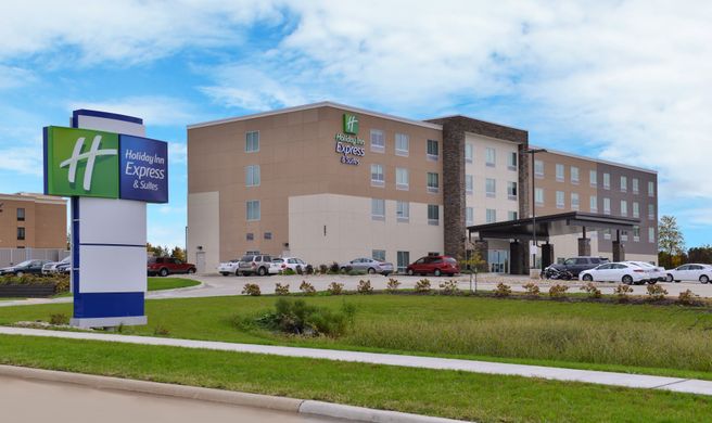 Holiday Inn Express & Stes Marshalltown Exterior