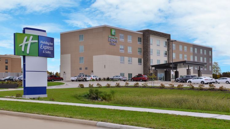 Holiday Inn Express & Stes Marshalltown Exterior