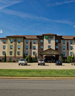 Holiday Inn Express Hotel & Suites