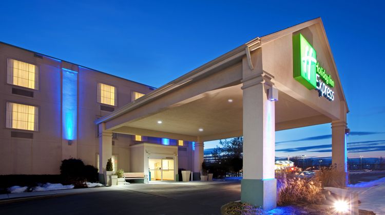 Holiday Inn Express Exterior