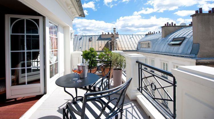 L'Hotel Exterior