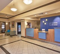 Holiday Inn Express/Suites El Paso Arpt Lobby