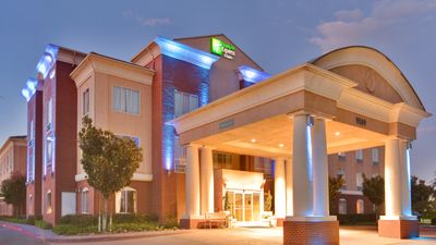 Holiday Inn Express Hotel & Suites