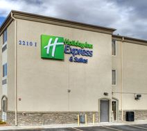 Holiday Inn Express Hotel & Suites Exterior