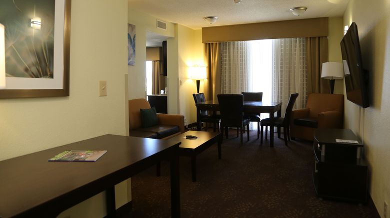 <b>Holiday Inn Express Hotel & Suites Room</b>. Images powered by <a href="https://www.leonardoworldwide.com/" title="Leonardo Worldwide" target="_blank">Leonardo</a>.