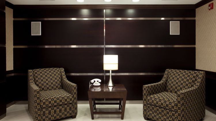 Holiday Inn Express & Suites Amite Lobby