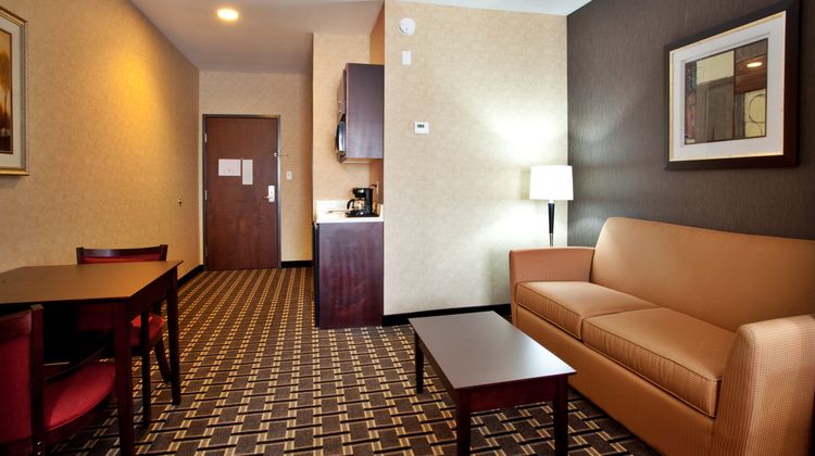 Holiday Inn Express & Suites Amite Suite