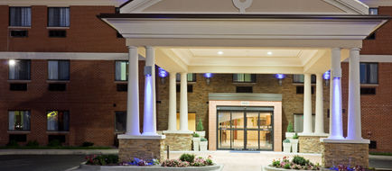 Holiday Inn Express Exterior