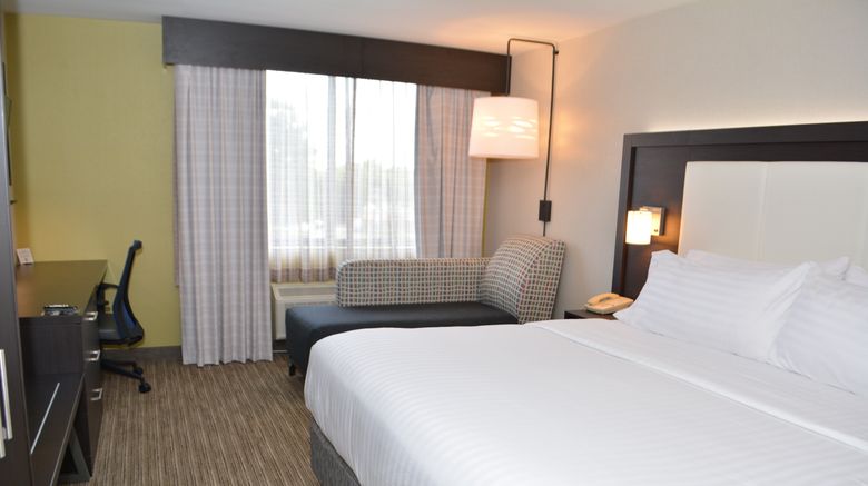 <b>Holiday Inn Express & Suites Waterville Room</b>. Images powered by <a href="https://www.leonardoworldwide.com/" title="Leonardo Worldwide" target="_blank">Leonardo</a>.
