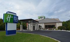 Holiday Inn Express & Suites Waterville