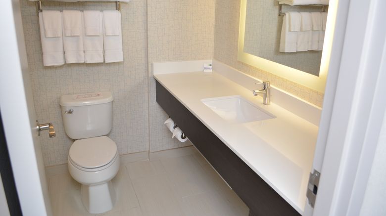 <b>Holiday Inn Express & Suites Waterville Room</b>. Images powered by <a href="https://www.leonardoworldwide.com/" title="Leonardo Worldwide" target="_blank">Leonardo</a>.