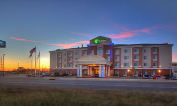 Holiday Inn Express & Suites Elk City
