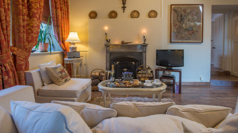 <b>Coombe Abbey Lobby</b>. Images powered by <a href="https://www.leonardoworldwide.com/" title="Leonardo Worldwide" target="_blank">Leonardo</a>.