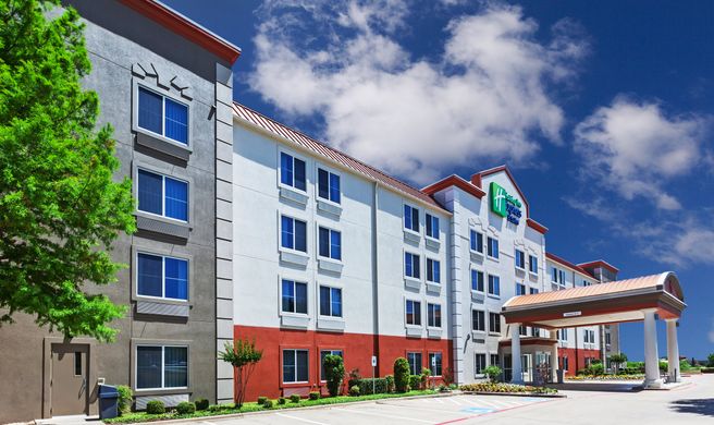 Holiday Inn Express & Suites Exterior